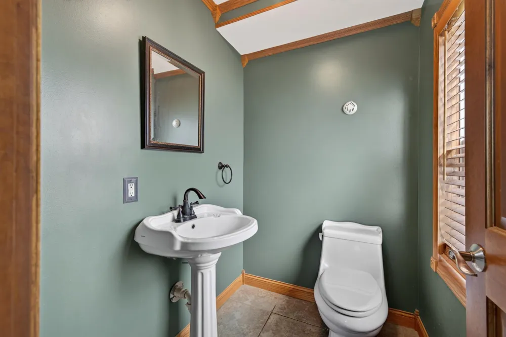 1498 Hazelwood Street Saint Paul, MN 55106