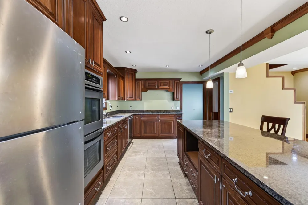 1498 Hazelwood Street Saint Paul, MN 55106