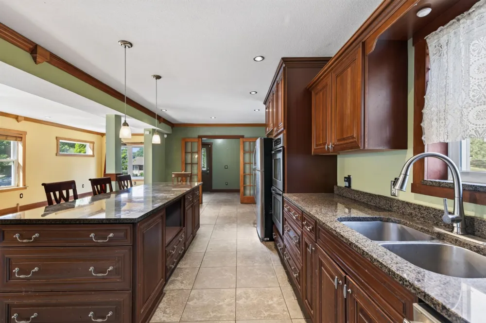 1498 Hazelwood Street Saint Paul, MN 55106