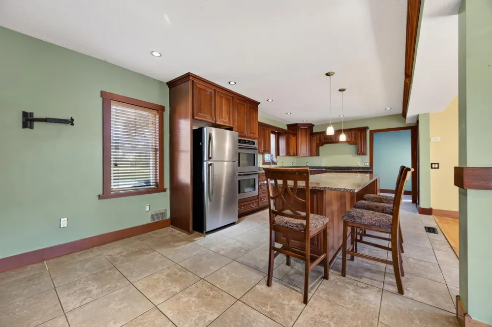 1498 Hazelwood Street Saint Paul, MN 55106