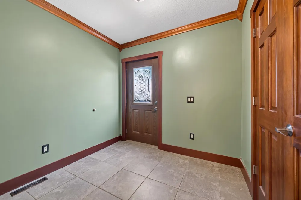 1498 Hazelwood Street Saint Paul, MN 55106