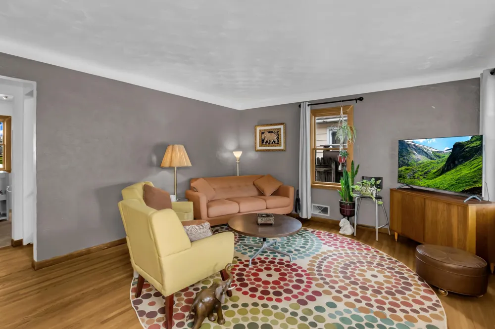 1229 7th Street E Saint Paul, MN 55106