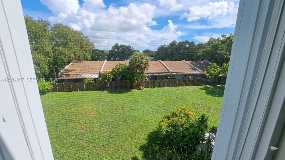 445 NE 195th St #332 Miami, FL 33179