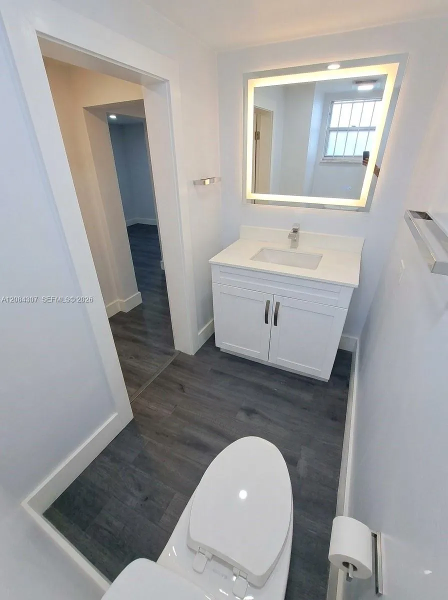 445 NE 195th St #332 Miami, FL 33179