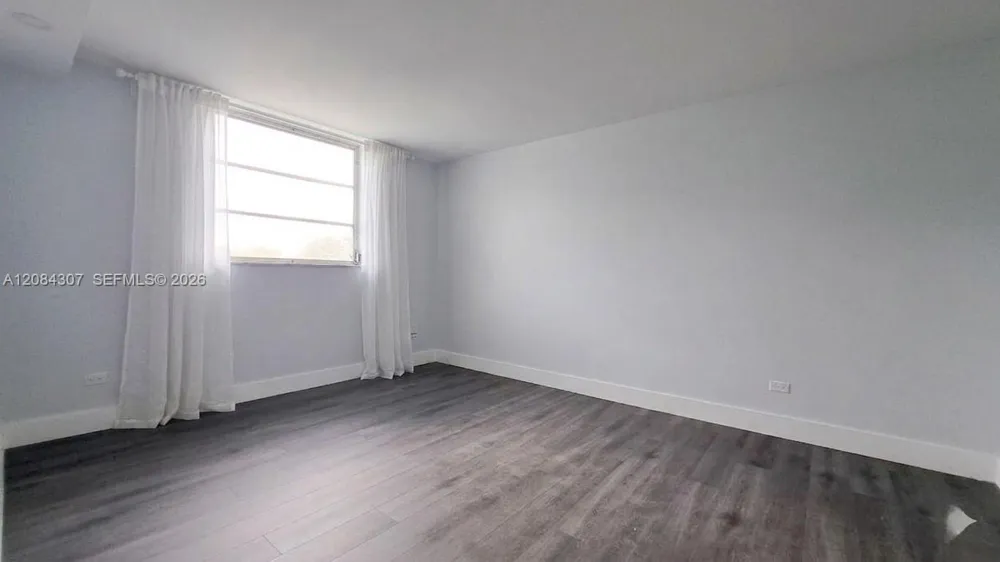 445 NE 195th St #332 Miami, FL 33179