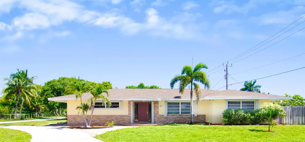 891 LYNDON DRIVE Lantana, FL 33462