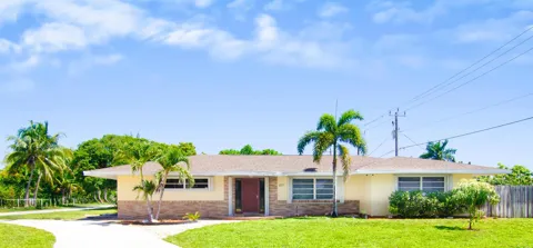 891 LYNDON DRIVE