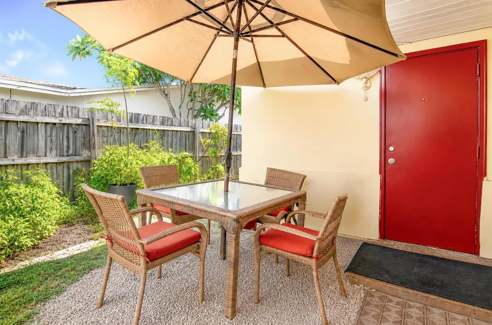 891 LYNDON DRIVE Lantana, FL 33462