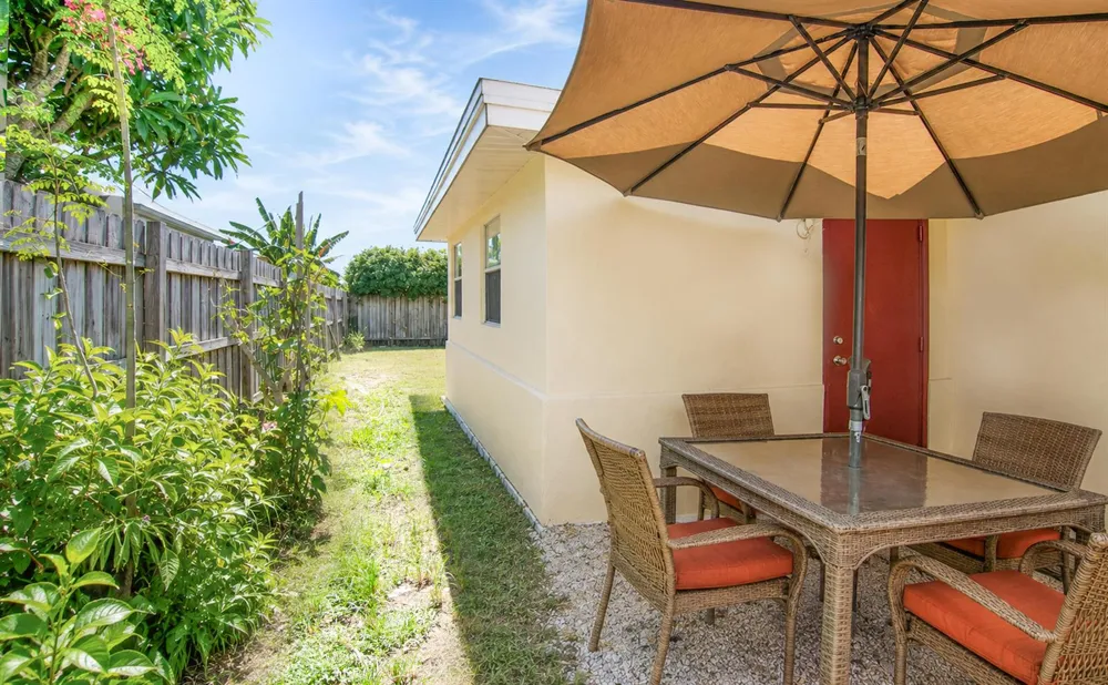 891 LYNDON DRIVE Lantana, FL 33462