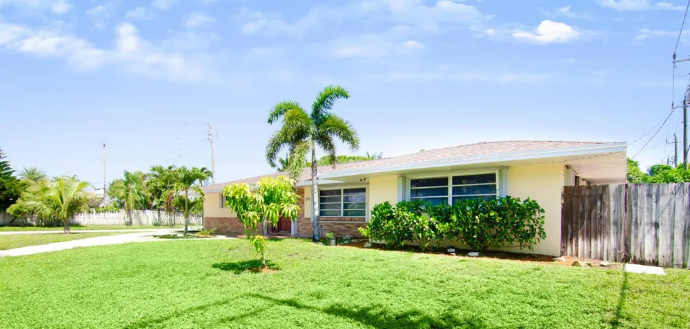891 LYNDON DRIVE Lantana, FL 33462