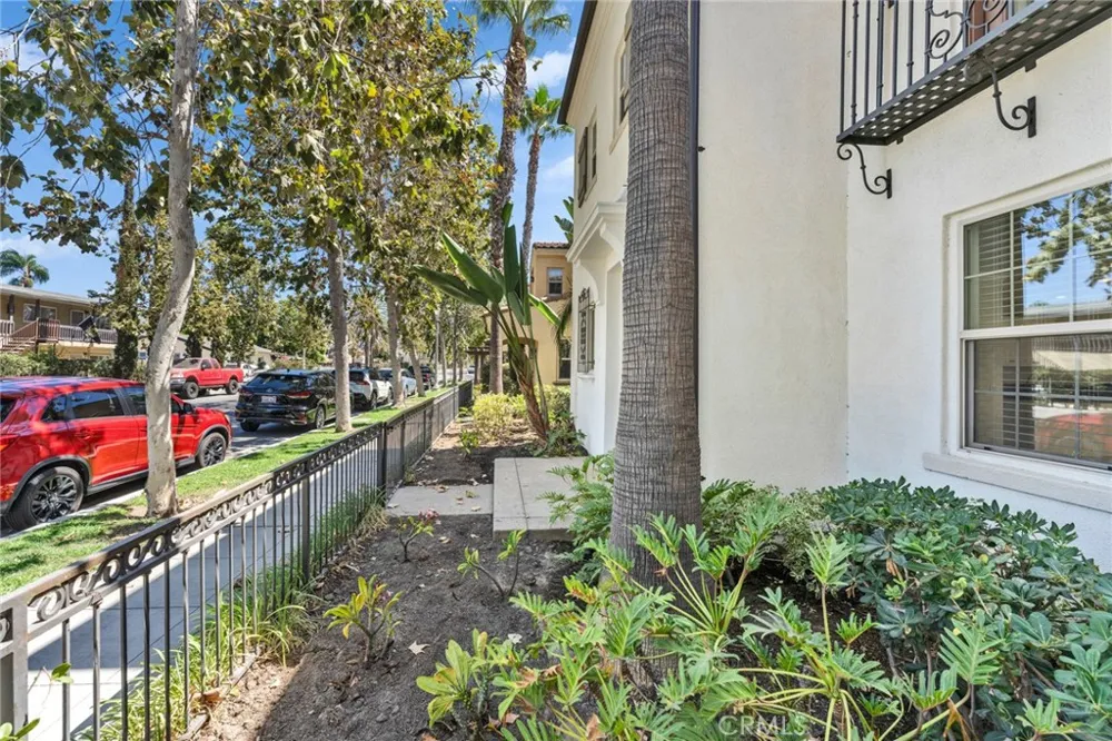 412 E Santa Ana Anaheim, CA 92805