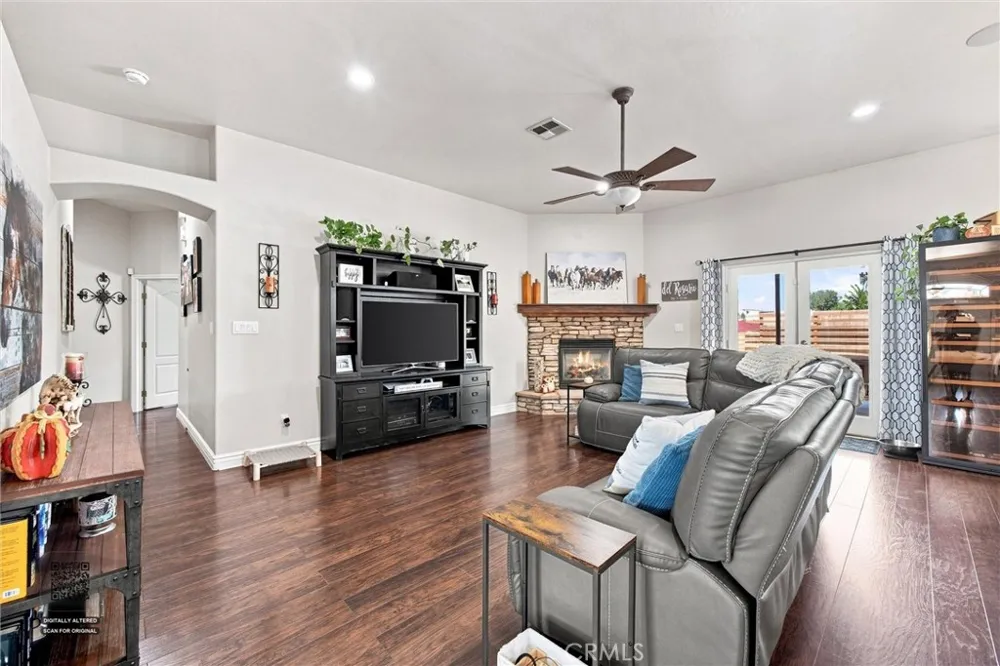 15954 Screaming Eagle Bakersfield, CA 93314