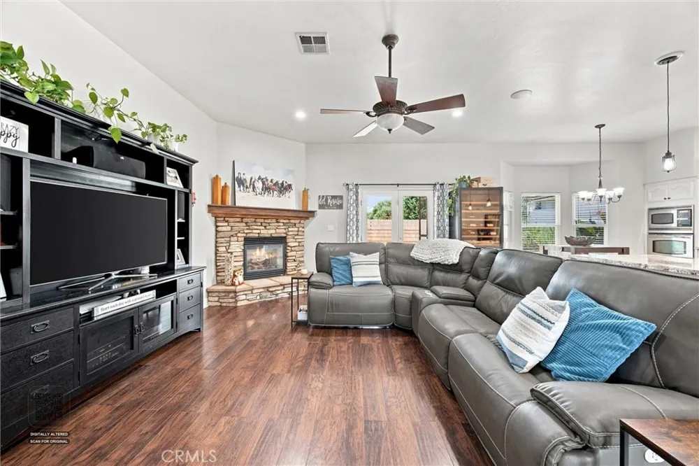 15954 Screaming Eagle Bakersfield, CA 93314