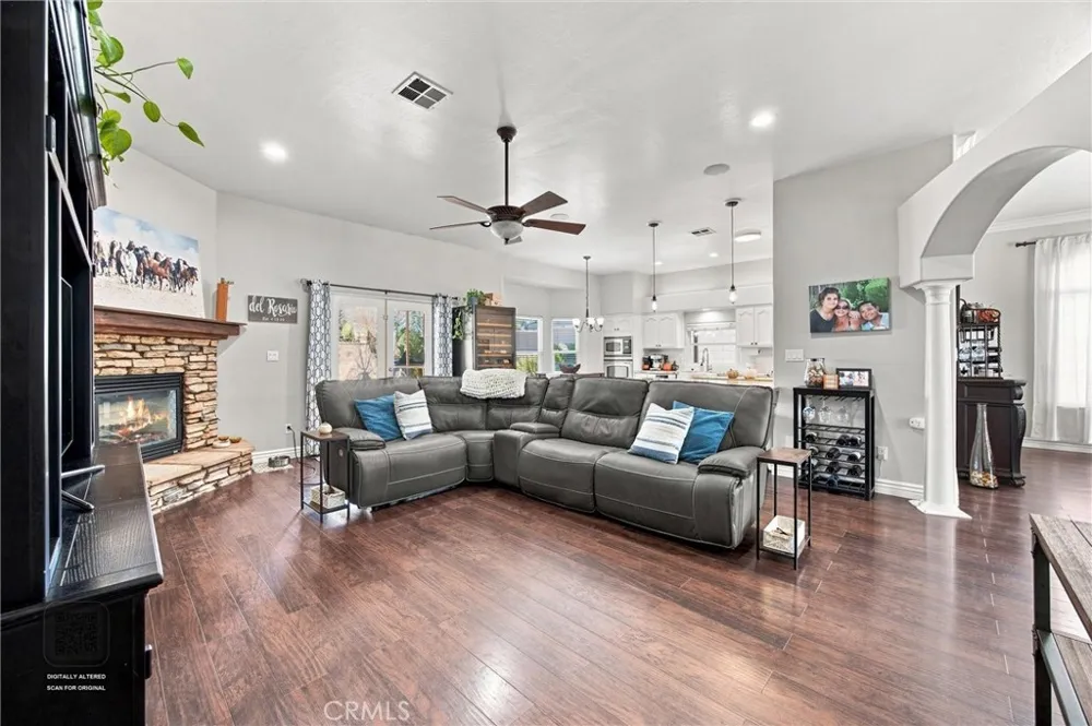15954 Screaming Eagle Bakersfield, CA 93314