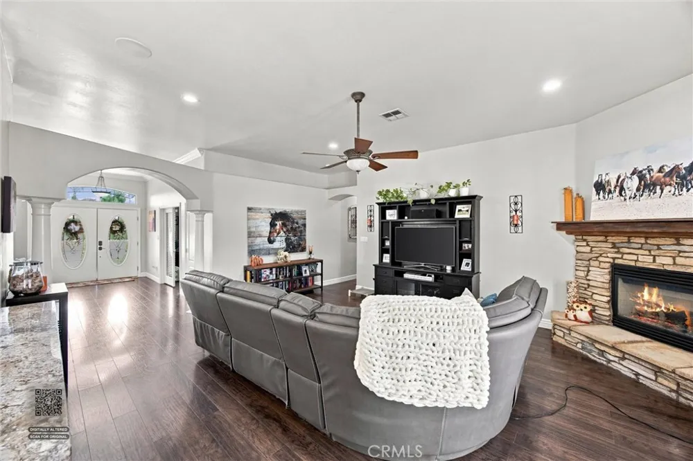 15954 Screaming Eagle Bakersfield, CA 93314