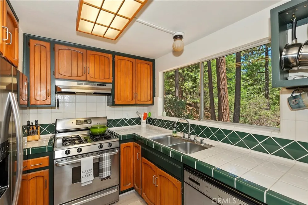 27230 Peninsula Lake Arrowhead, CA 92352