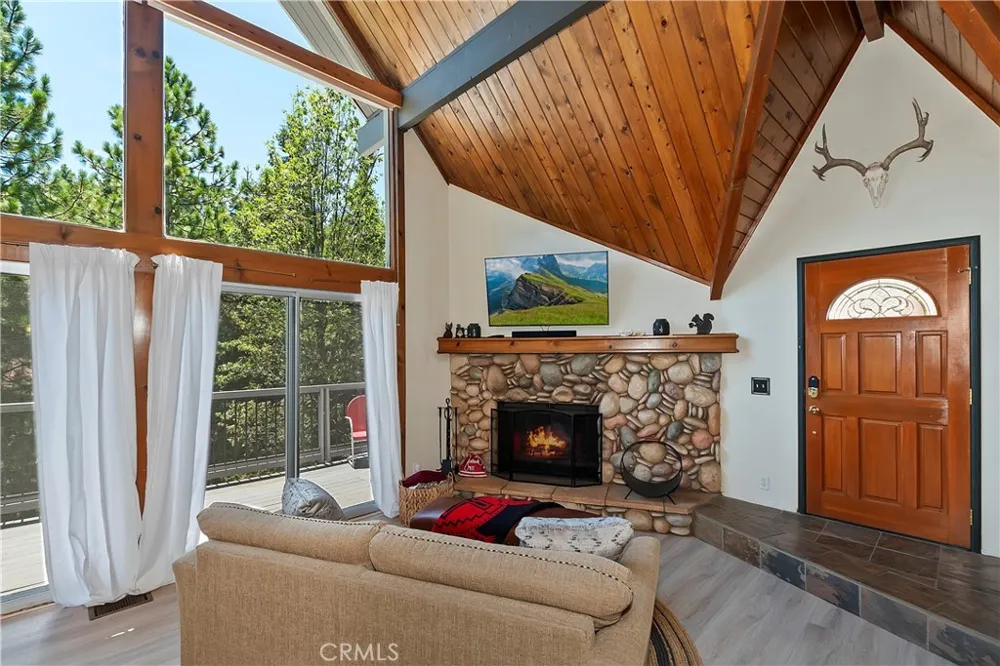 27230 Peninsula Lake Arrowhead, CA 92352