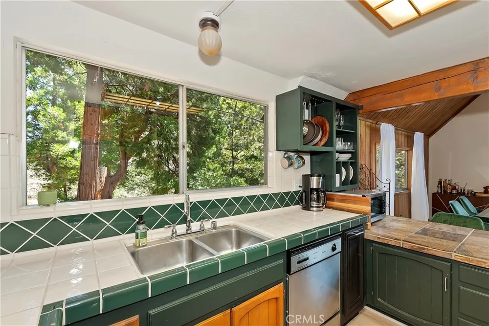27230 Peninsula Lake Arrowhead, CA 92352