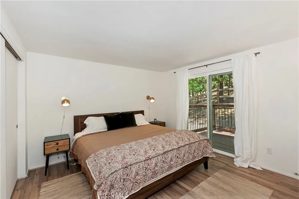 27230 Peninsula Lake Arrowhead, CA 92352