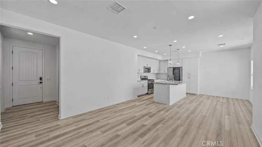 16282 Meadowhouse Avenue Chino, CA 91708