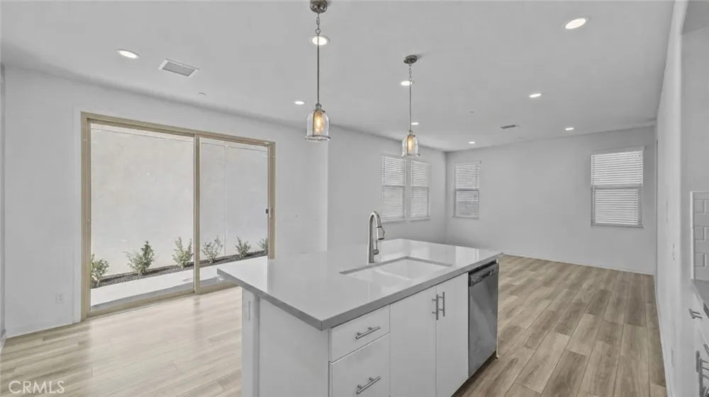16282 Meadowhouse Avenue Chino, CA 91708