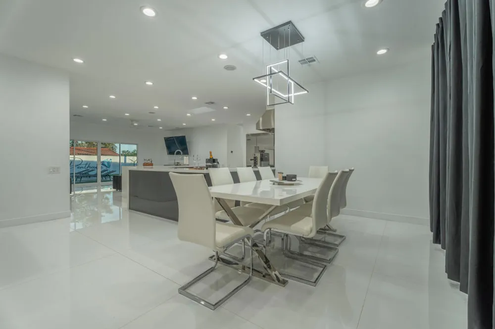2090 W Nicola Road Palm Springs, CA 92262