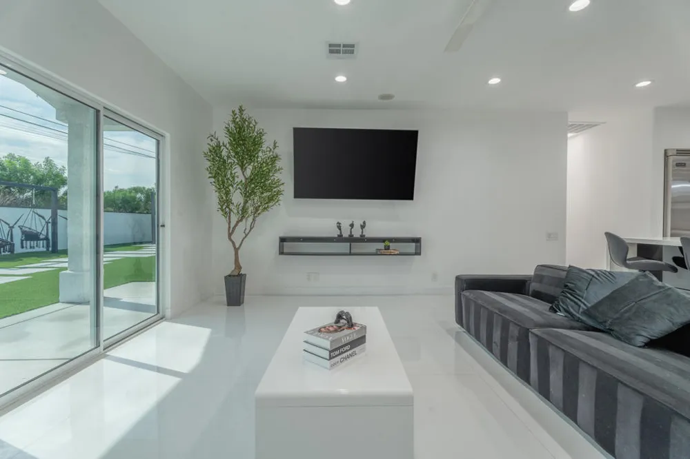 2090 W Nicola Road Palm Springs, CA 92262