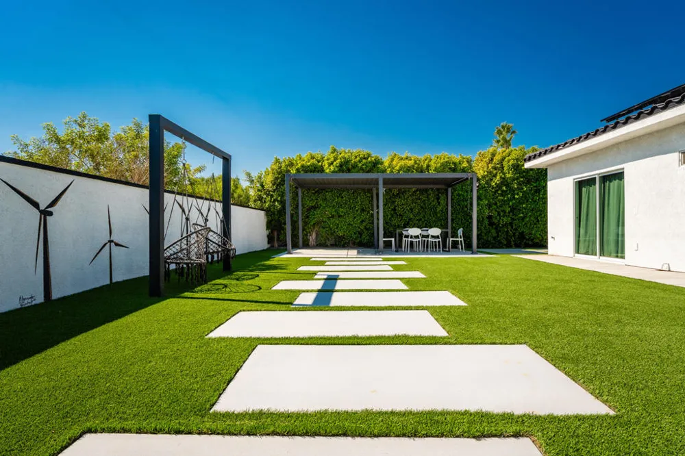 2090 W Nicola Road Palm Springs, CA 92262