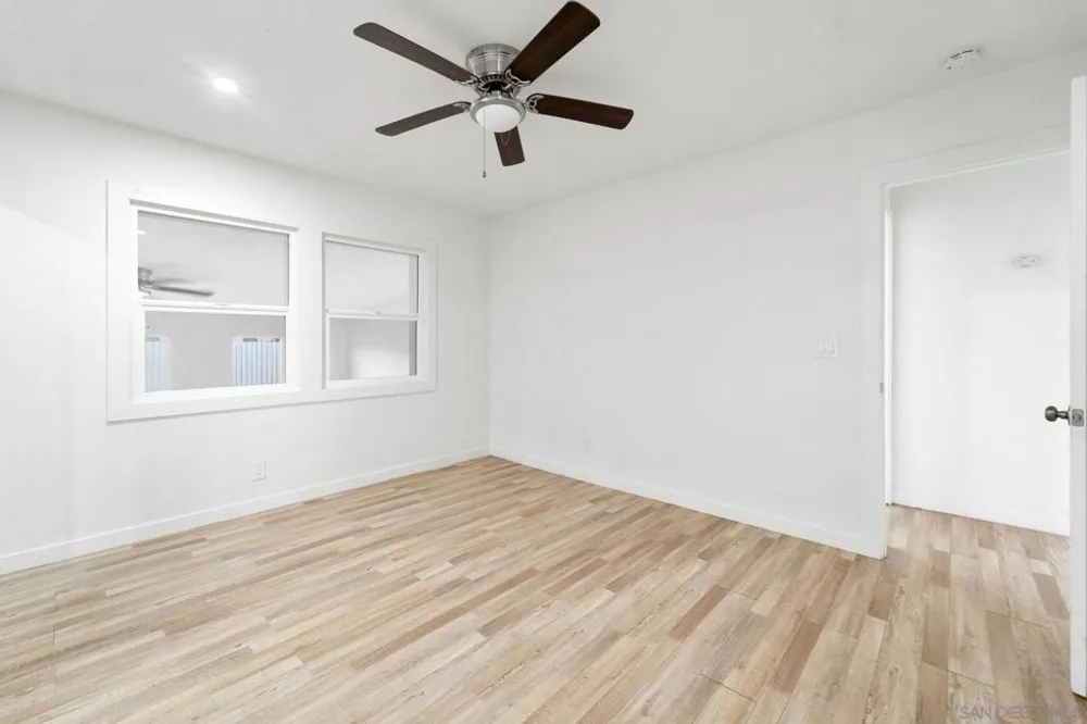 4220 E Overlook Dr San Diego, CA 92115