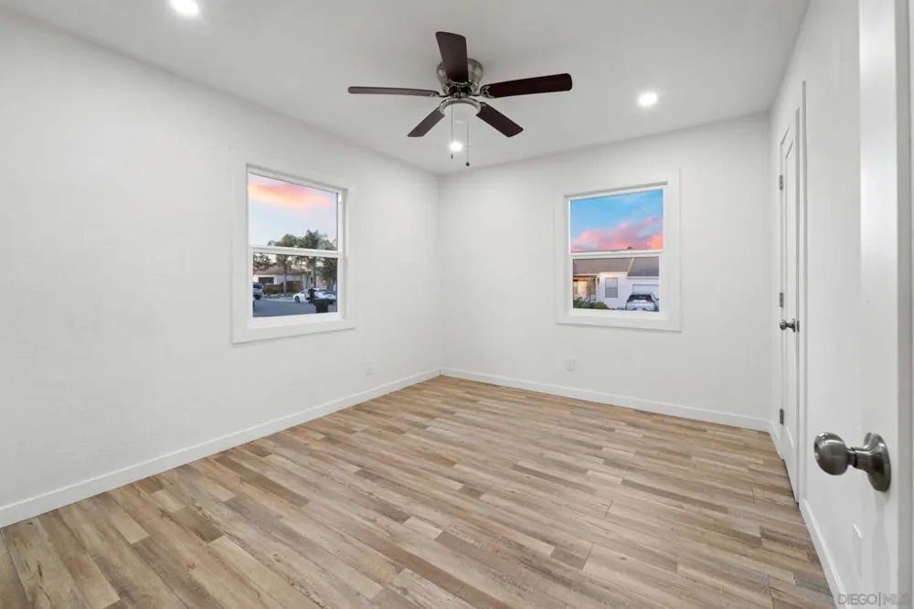 4220 E Overlook Dr San Diego, CA 92115