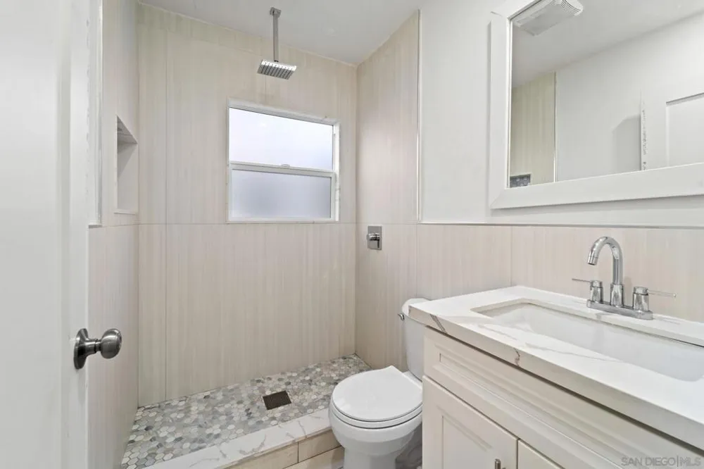 4220 E Overlook Dr San Diego, CA 92115