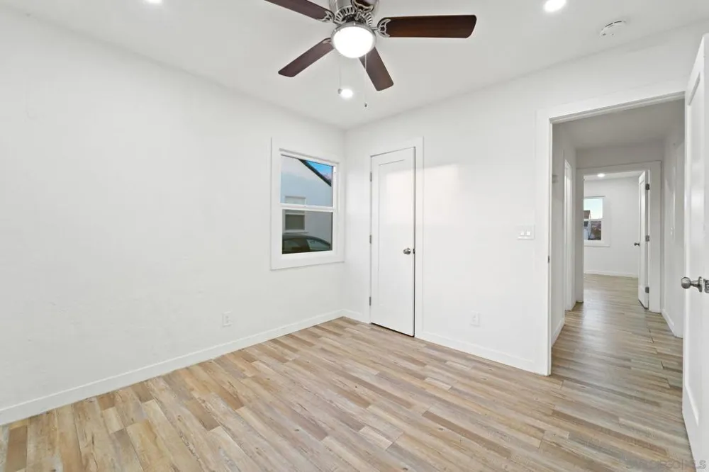 4220 E Overlook Dr San Diego, CA 92115