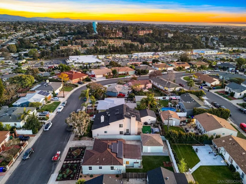 4220 E Overlook Dr San Diego, CA 92115