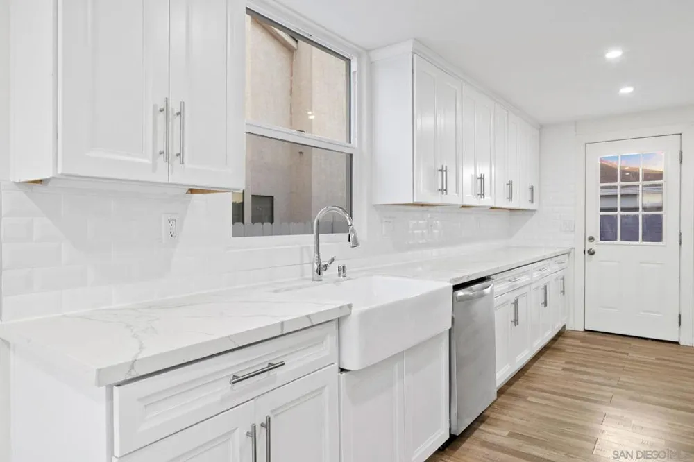 4220 E Overlook Dr San Diego, CA 92115