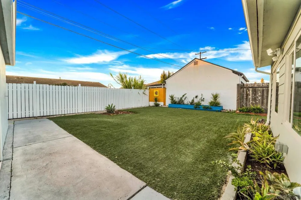 4220 E Overlook Dr San Diego, CA 92115