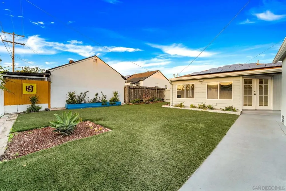 4220 E Overlook Dr San Diego, CA 92115
