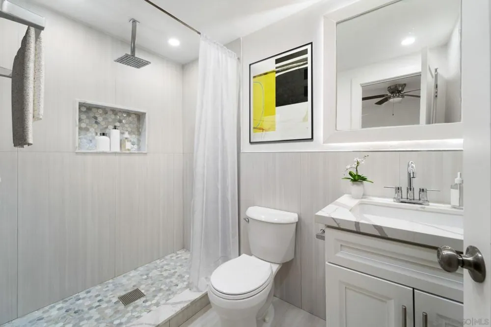 4220 E Overlook Dr San Diego, CA 92115