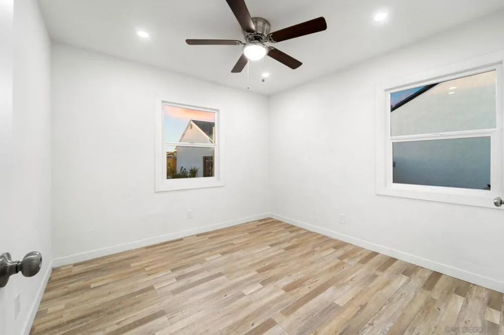 4220 E Overlook Dr San Diego, CA 92115