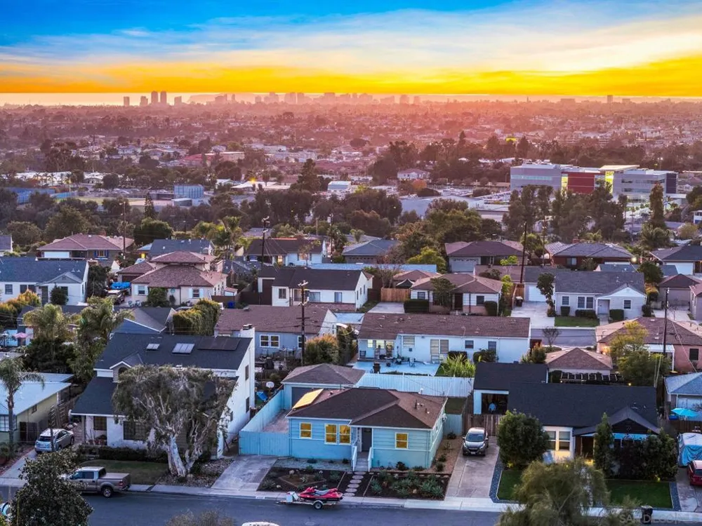 4220 E Overlook Dr San Diego, CA 92115