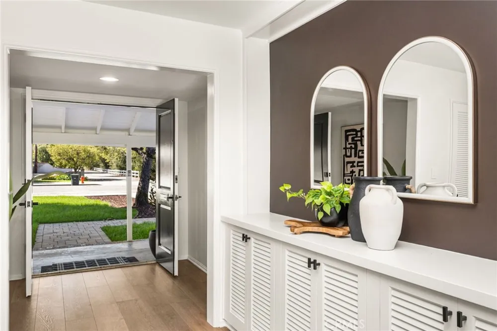 1209 E Walnut Orange, CA 92867