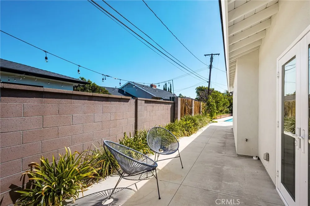 1209 E Walnut Orange, CA 92867