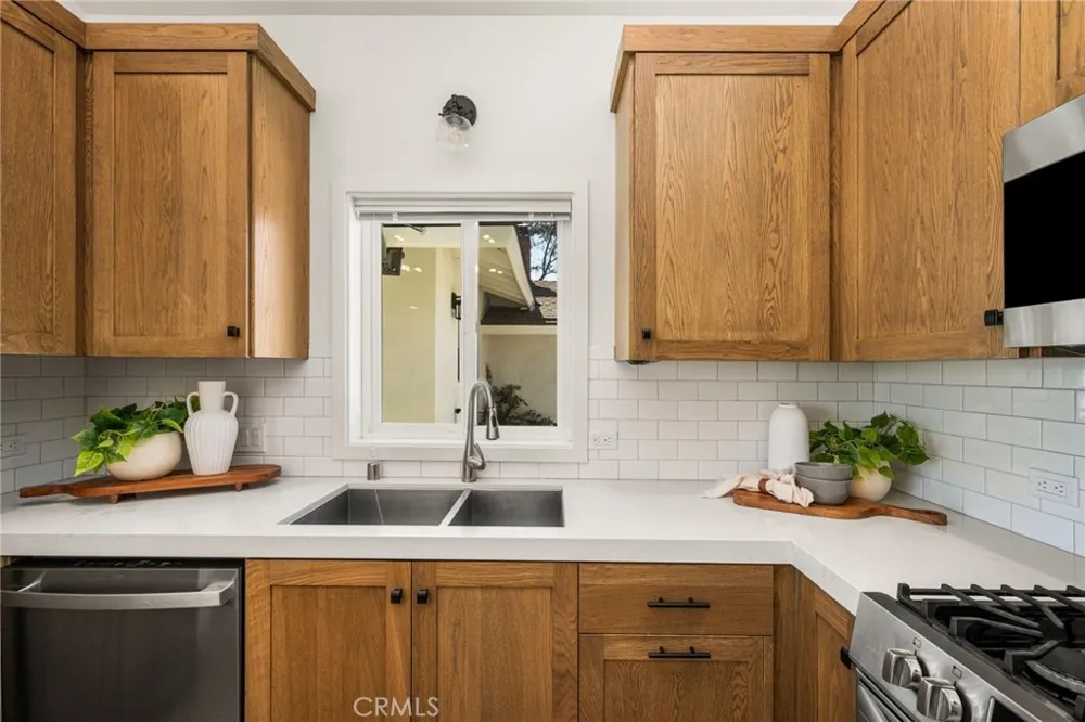 1209 E Walnut Orange, CA 92867