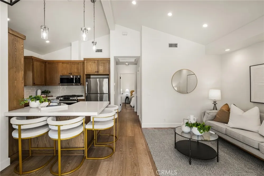 1209 E Walnut Orange, CA 92867