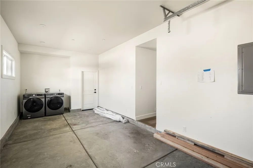 1209 E Walnut Orange, CA 92867