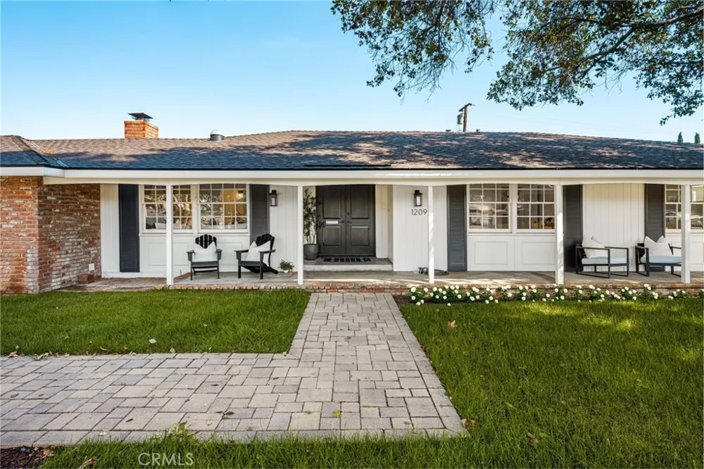 1209 E Walnut Orange, CA 92867