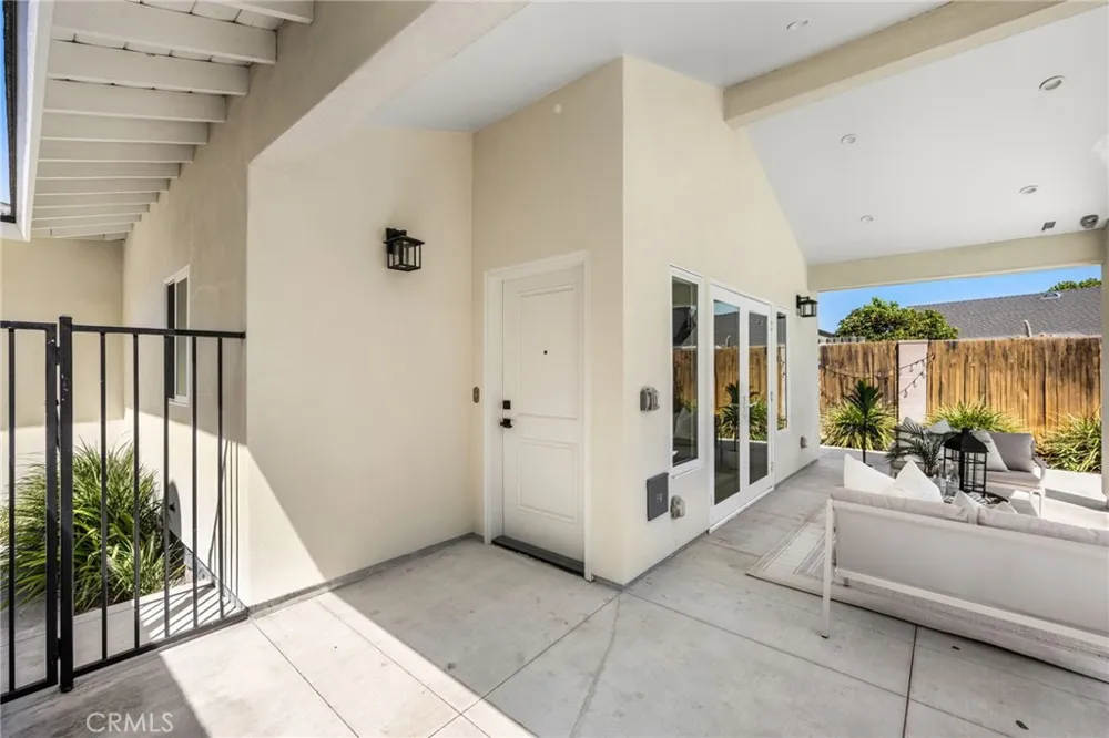 1209 E Walnut Orange, CA 92867