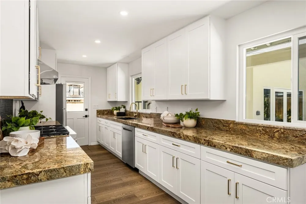 1209 E Walnut Orange, CA 92867