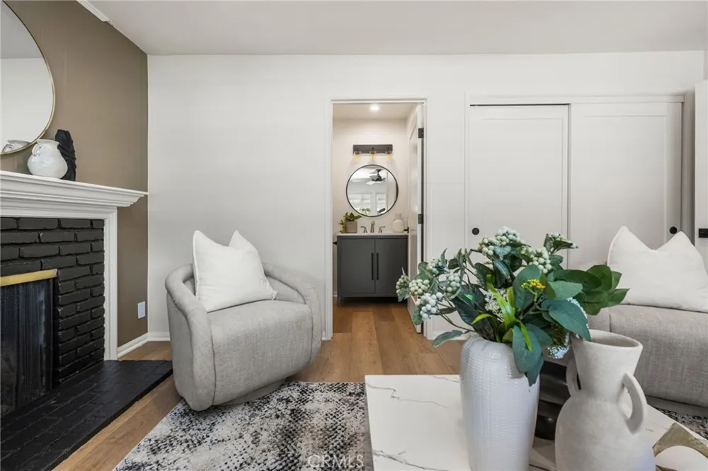 1209 E Walnut Orange, CA 92867