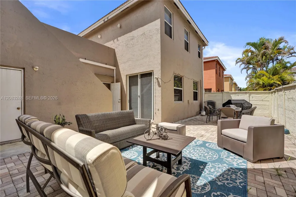10809 NW 51st Trail Doral, FL 33178