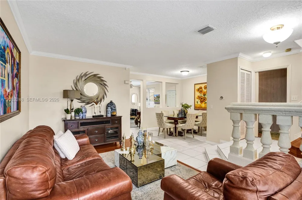 10809 NW 51st Trail Doral, FL 33178